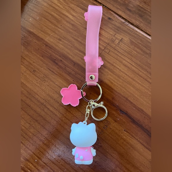 New Pink Sakura Sanrio Hello Kitty Keychain/
 Pendant/Car Key Ring - Picture 5 of 10